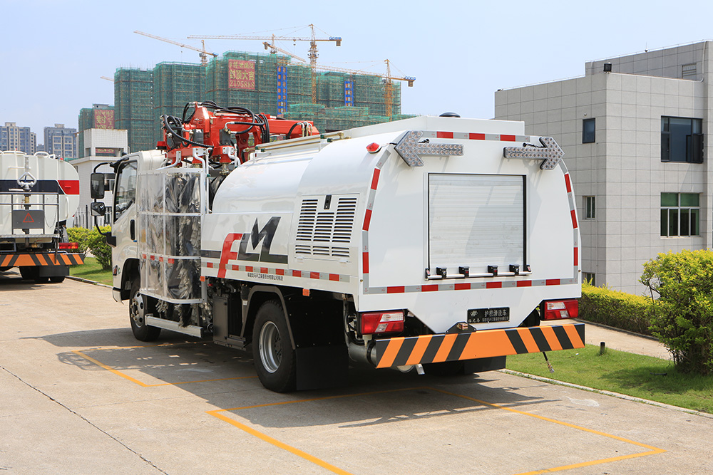 véhicule de nettoyage de garde-corps routier