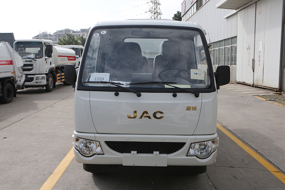 camion à ordures auto-chargeant et déchargeant