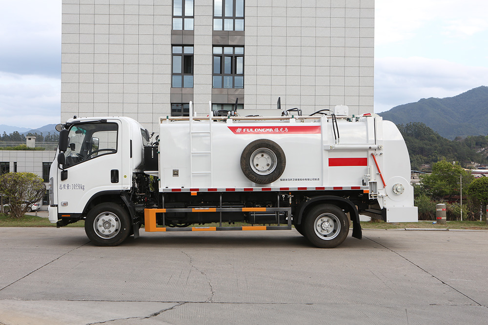 kitchen garbage truck