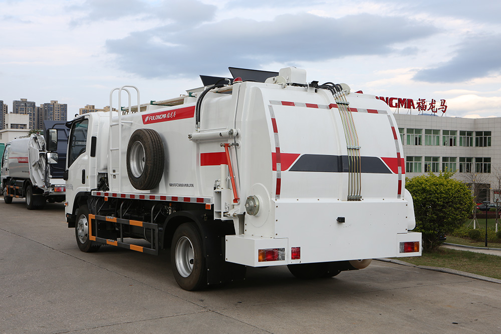 kitchen garbage truck