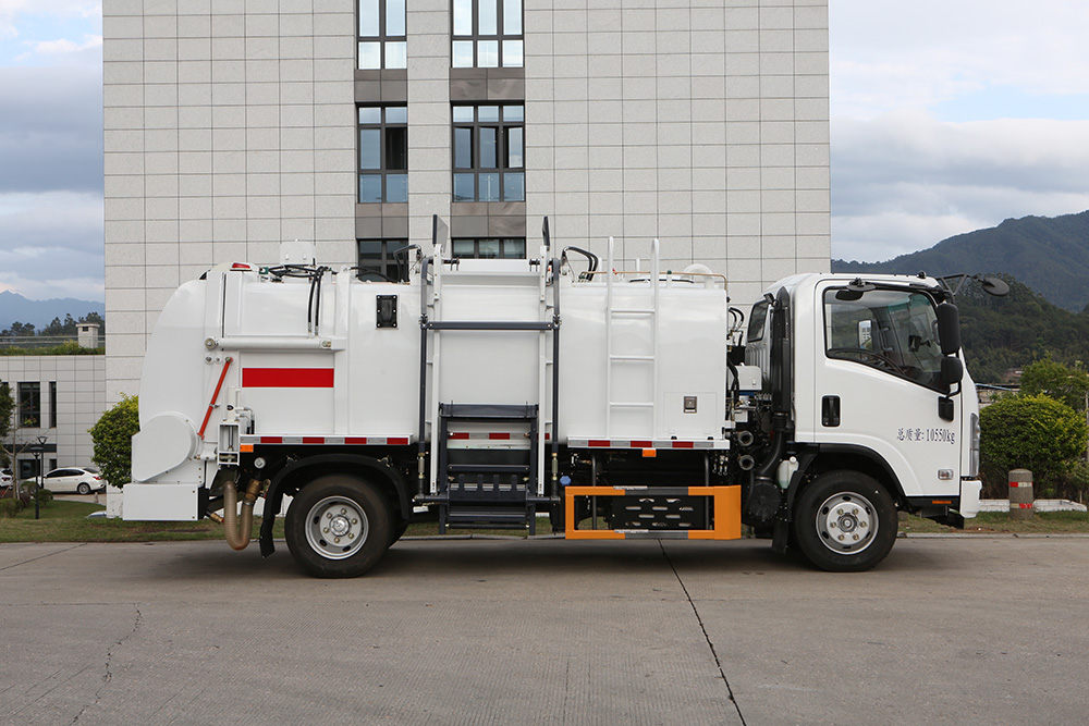 kitchen garbage truck