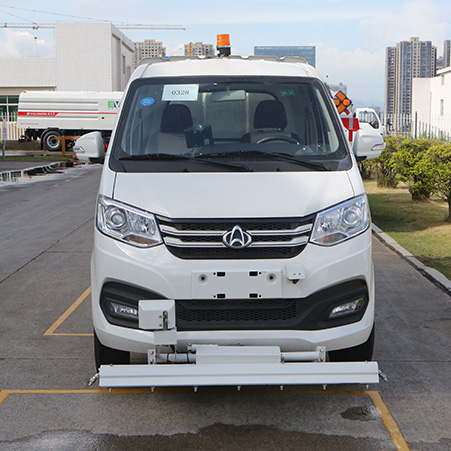 What is the use of the FULONGMA road maintenance vehicles? How to clean pavement hygiene?