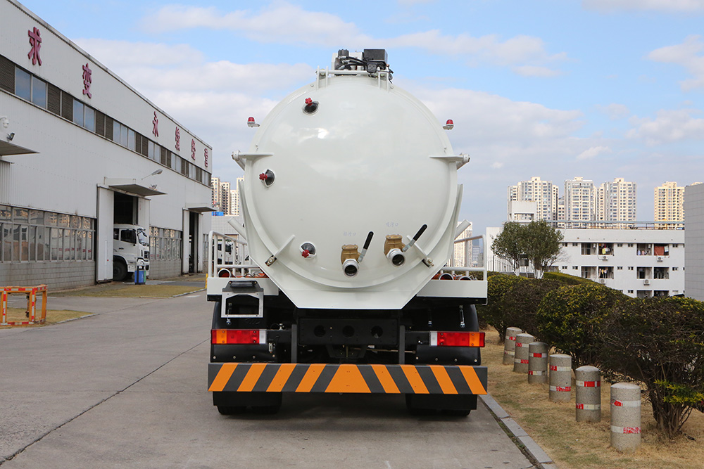 What is the difference between a FULONGMA sewage suction truck and a manure suction truck? Sewage suction truck and manure suction truck introduction