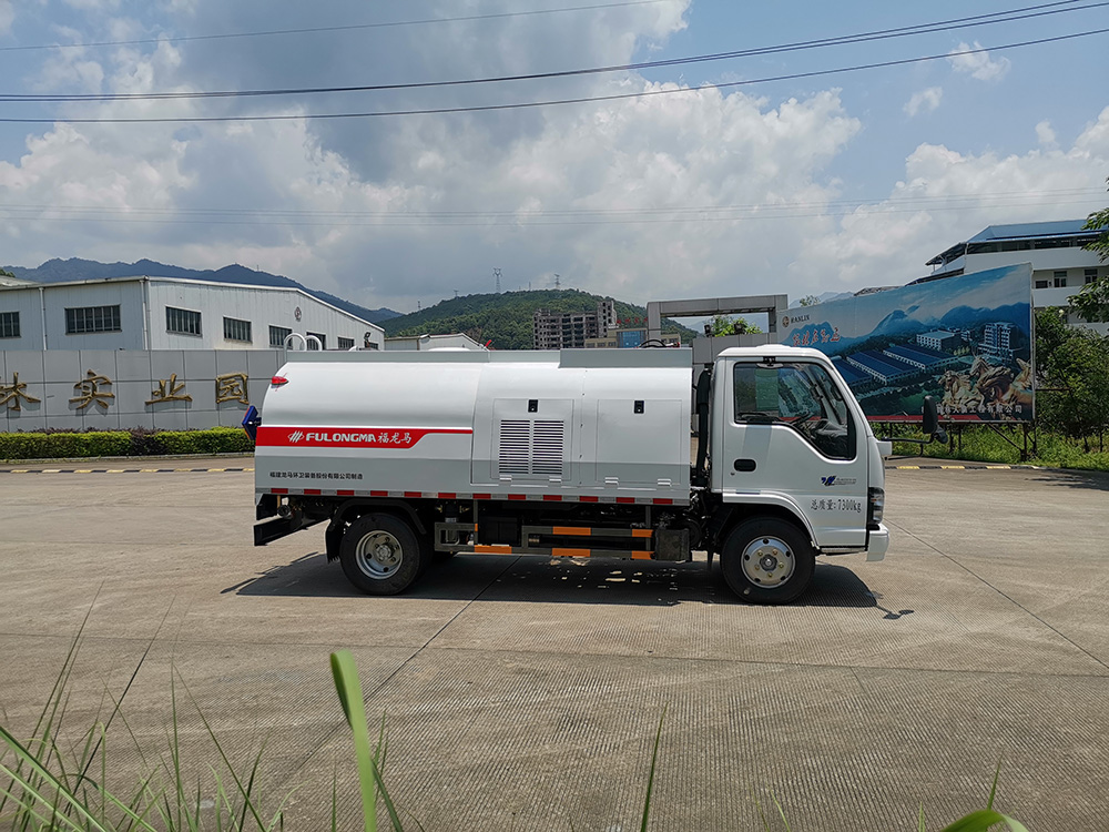 guardrail cleaning truck