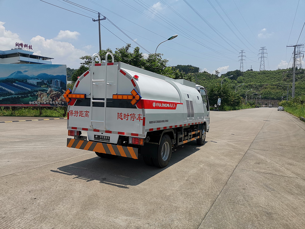 guardrail cleaning truck