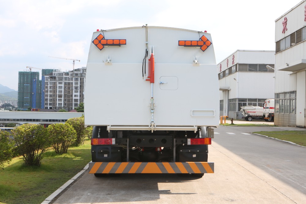 FULONGMA Vacuum Sweeping Truck