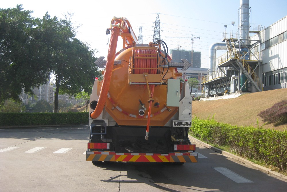 Sewer Dredging & Cleaning Truck