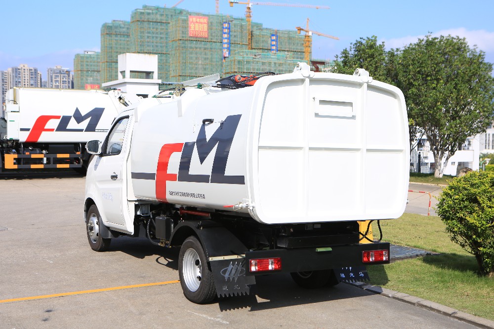 Roll-off Garbage Truck