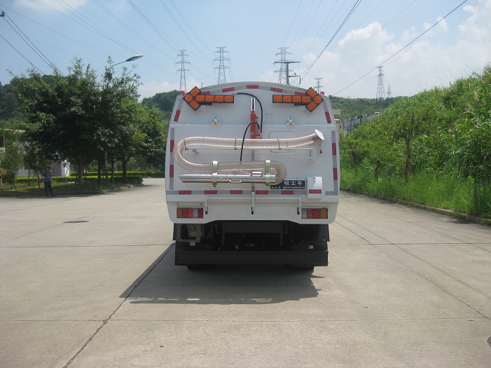 Sweeper Vacuum Trucks vs. Traditional Cleaning Methods: Which Wins the Battle?