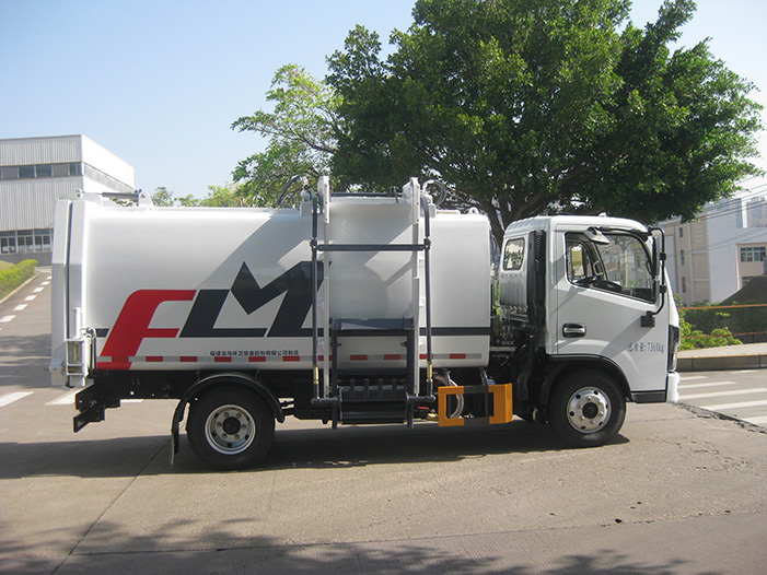 How Waste Bin Trucks Tackle Extreme Weather and Natural Disasters