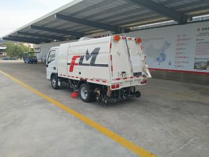 Specialized washing sweeping trucks can be equipped with a dual-function system.